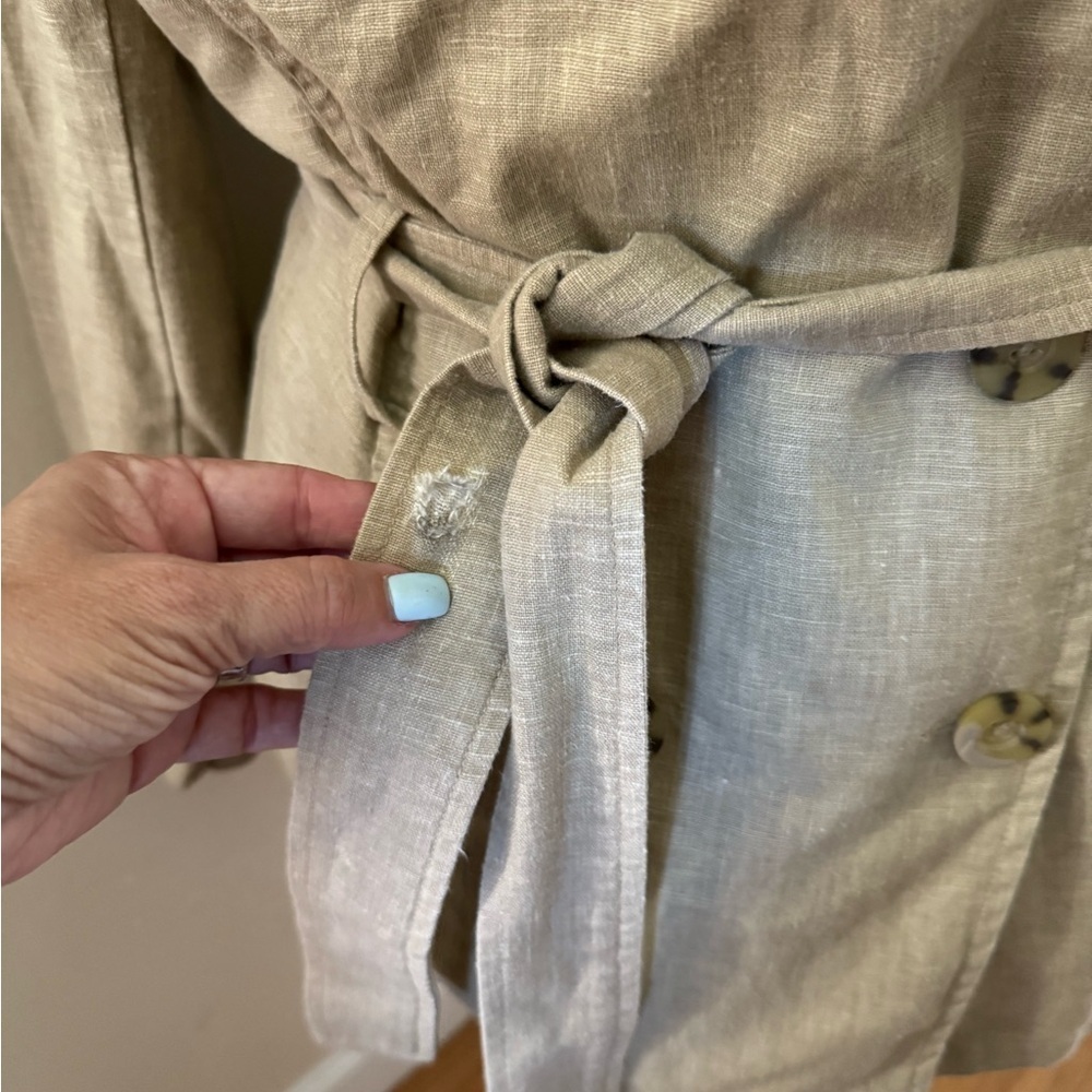 Old Navy Women's Beige Trench Coat - Picture 3 of 10